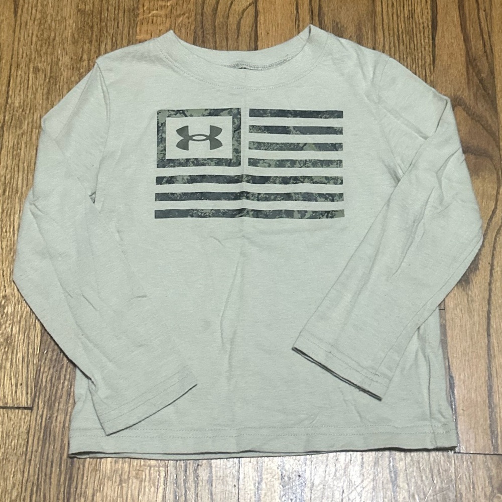 Under Armour Long Sleeve T-Shirt